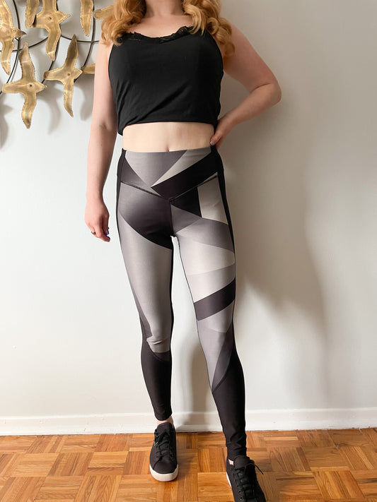 Fit Cool Tech Grey Ombre Geometric Print High Rise Leggings - Medium