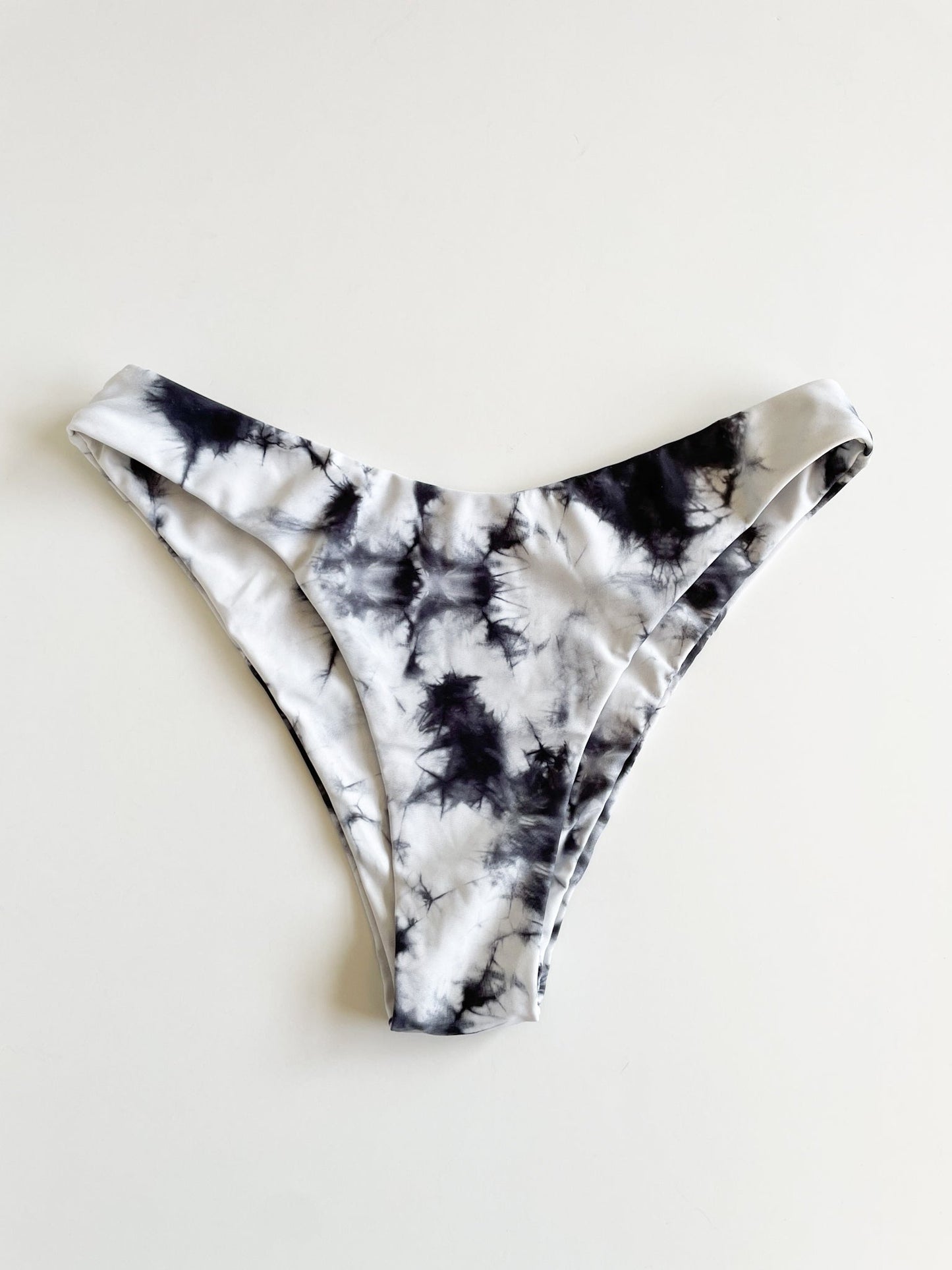 Zaful Grey Tie Dye High Rise Cheeky Bikini Swim Bottoms - Medium