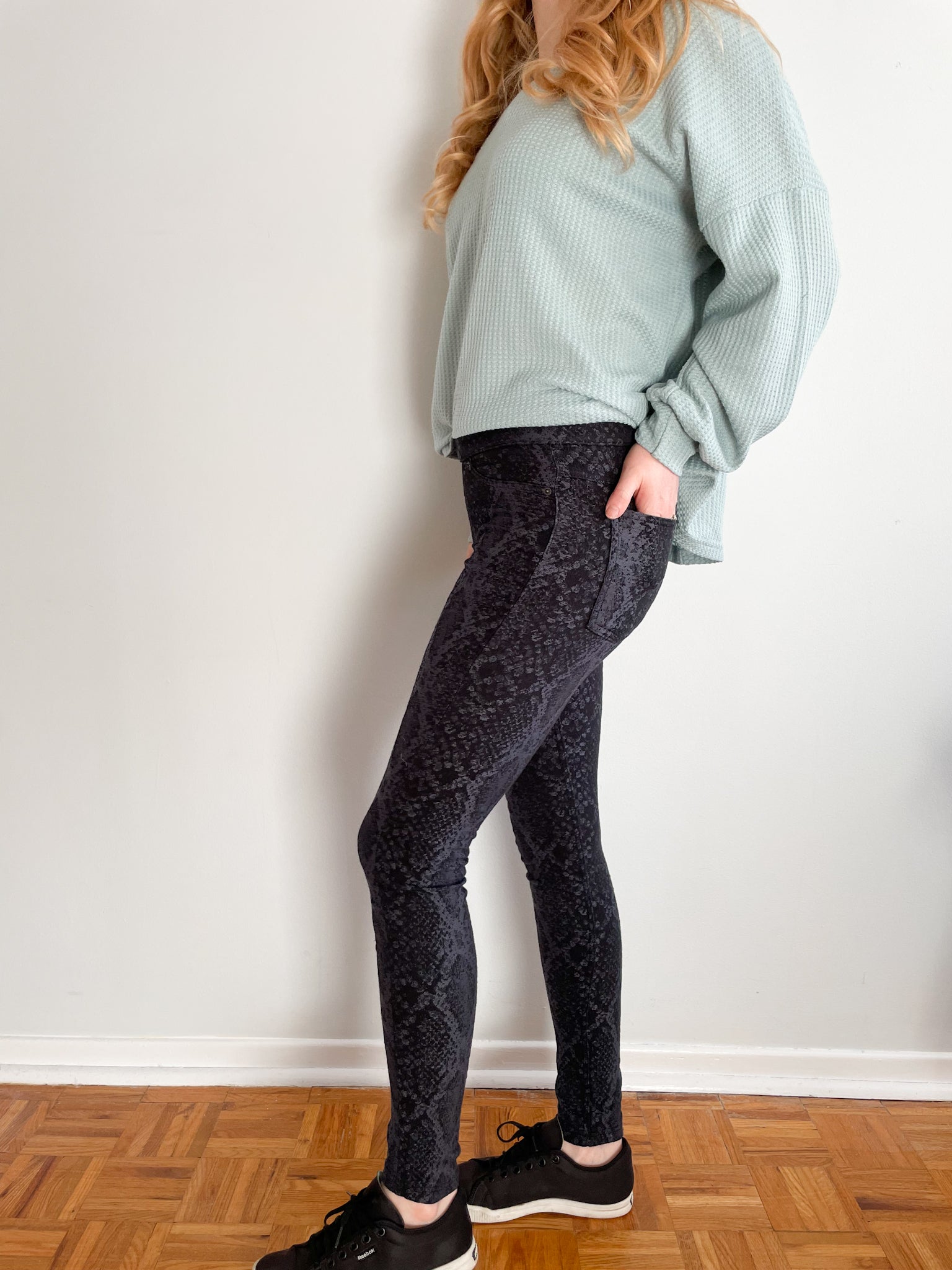 Hue Black Grey Snake Print Legging Pants - XS – Le Prix Fashion