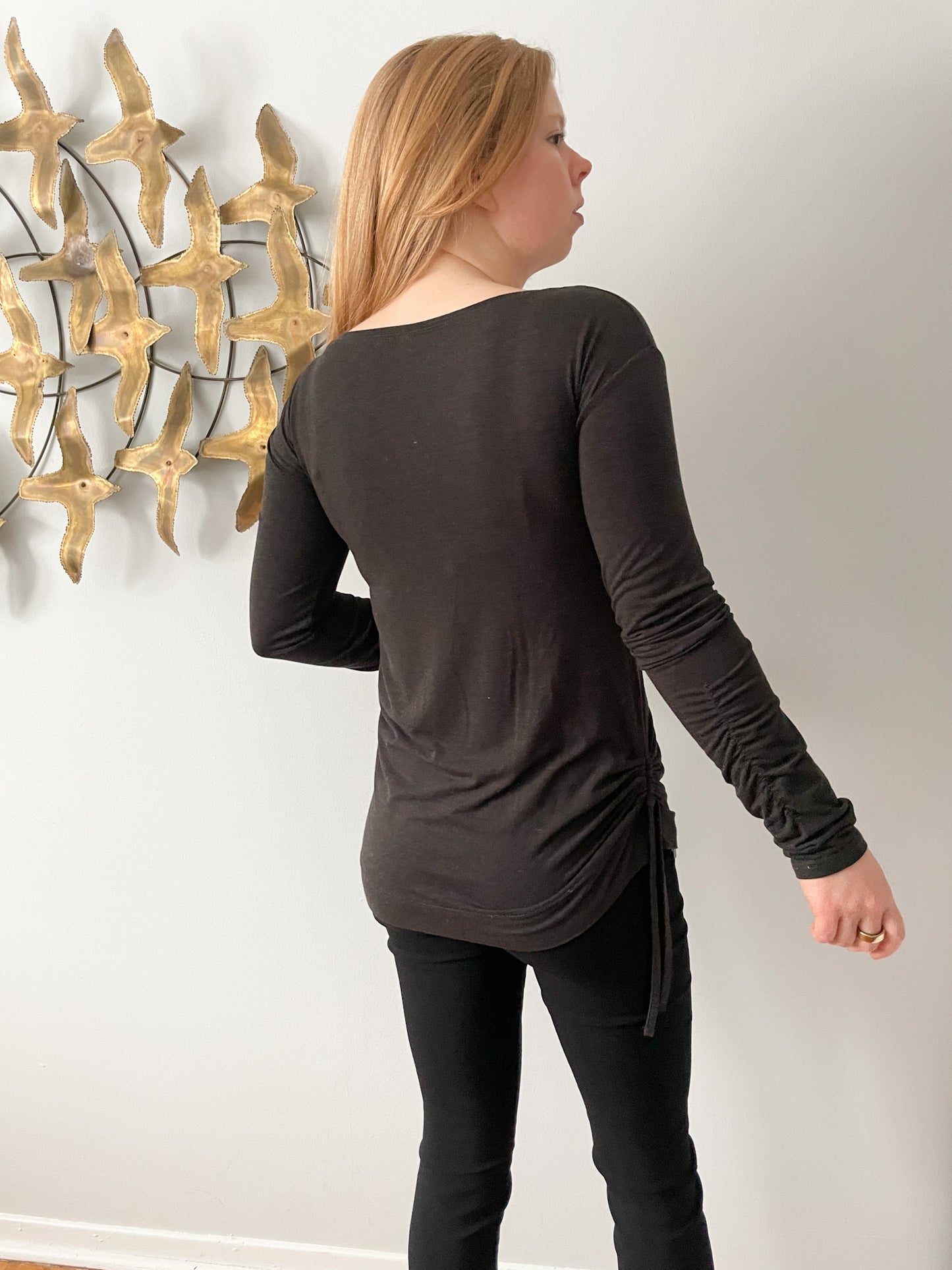 Alphalete Ruched Long Sleeve Top – Charcoal Grey (Size S/M)