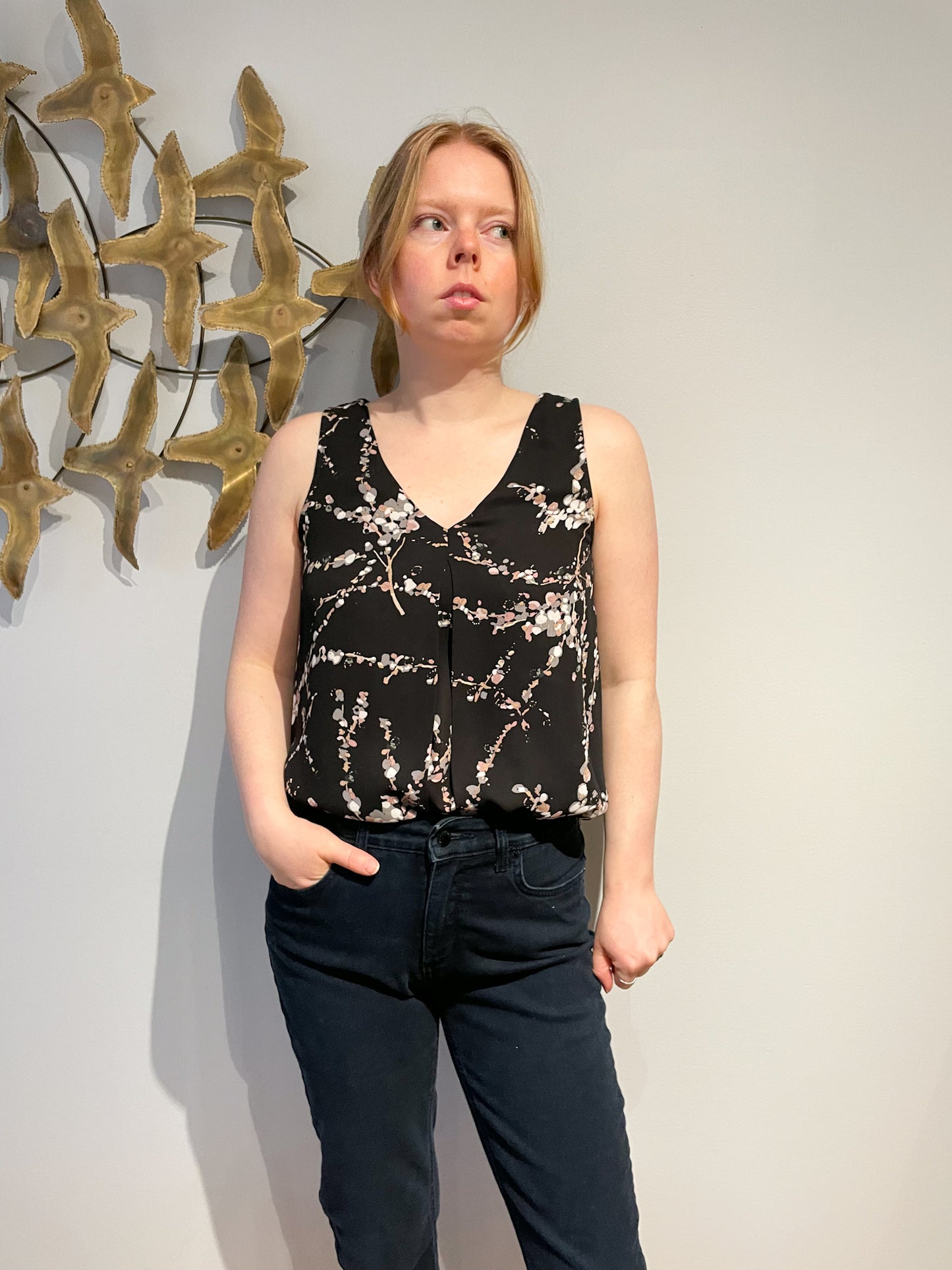 Daniel Rainn Black Blush Pussywillow Print V-Neck Top - Small