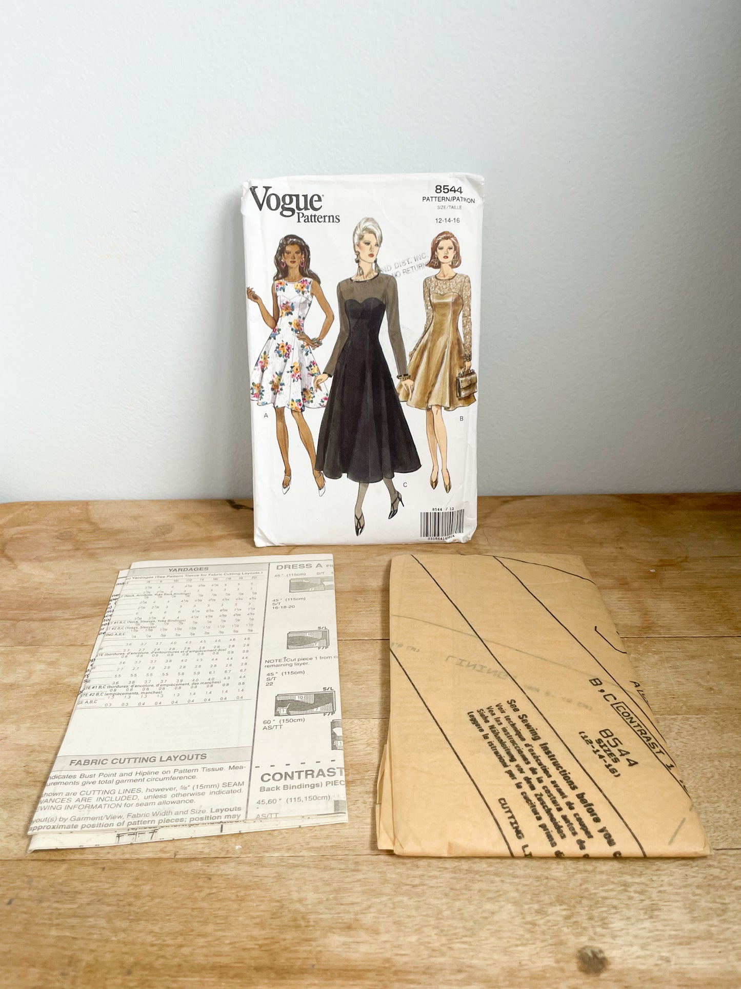 Vintage Vogue Pattern 8544 Sweetheart Fit and Flare Dress Pattern - S/M