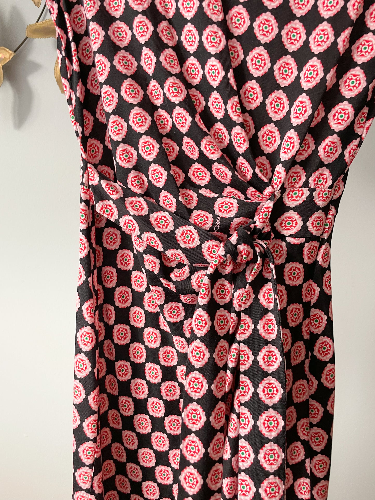 Diane Von Furstenberg Navy Red Print 100% Silk Dress - XS