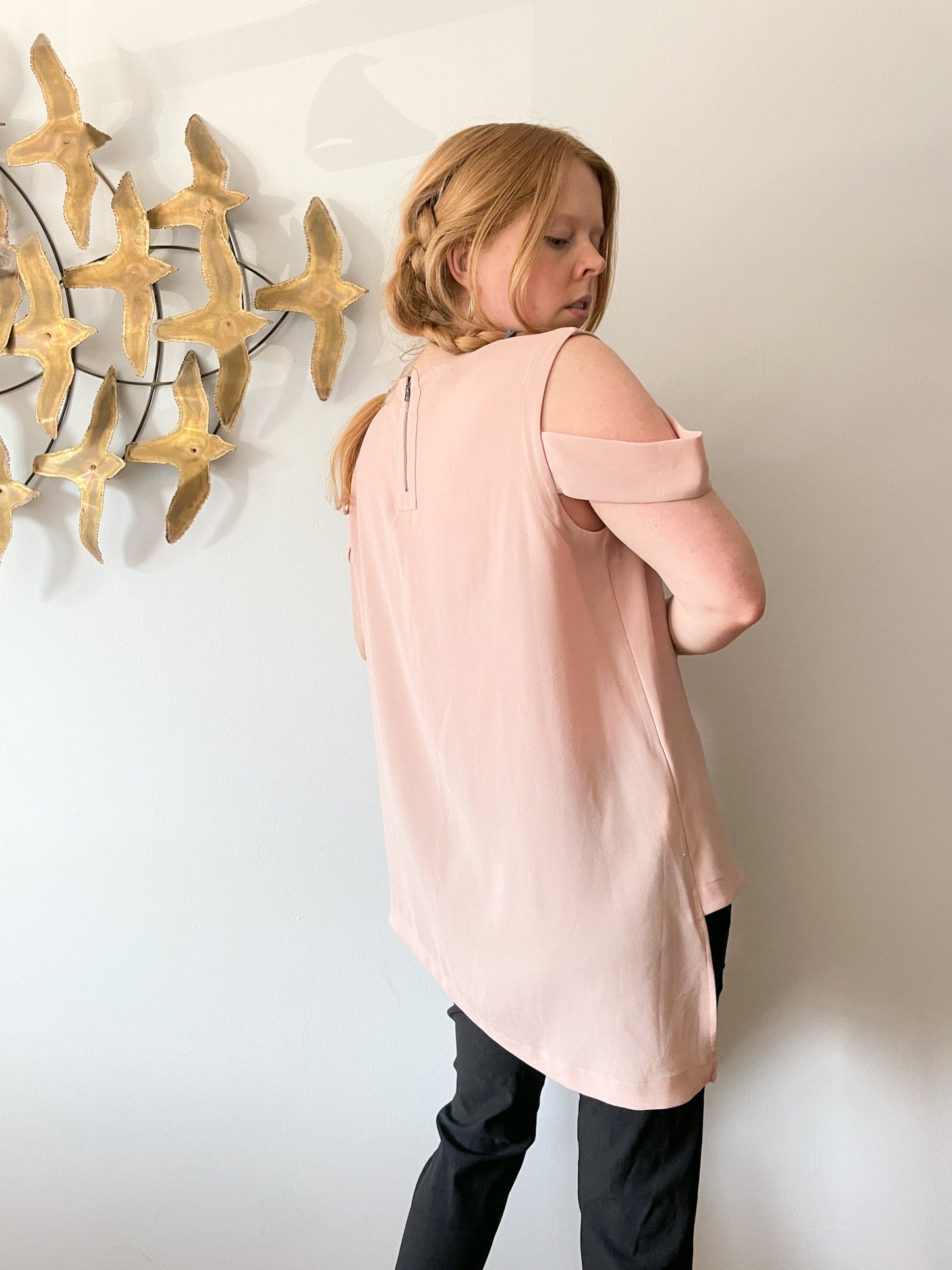 BCBGMAXAZRIA Blush Asymmetrical Shoulder Cutout Tunic Top - Large