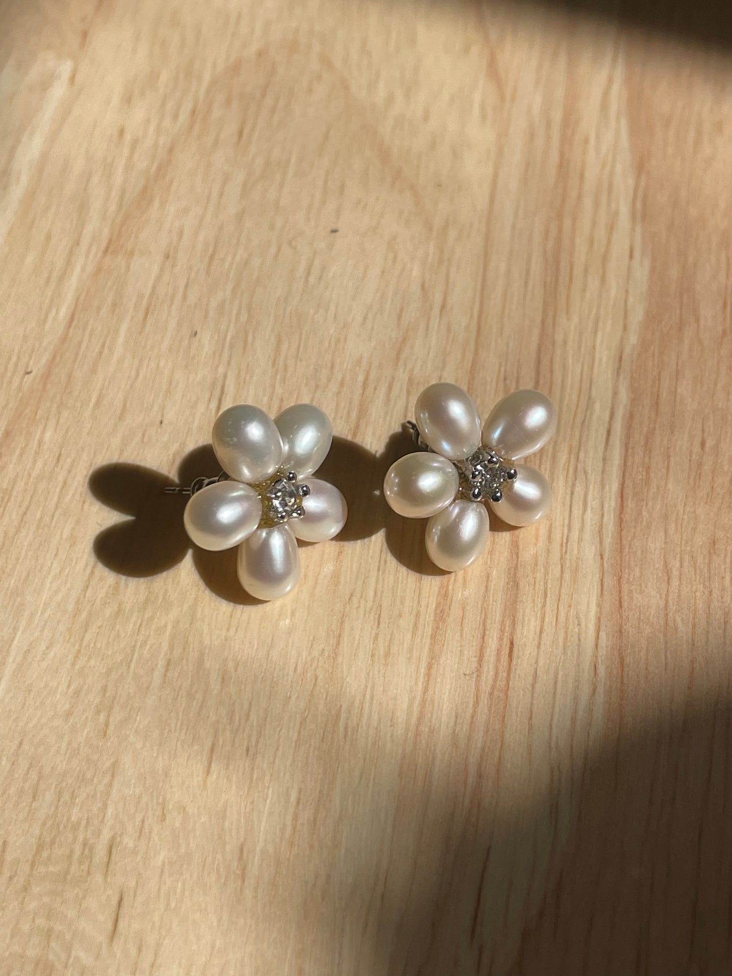 Daisy Faux Pearl Petal Earrings