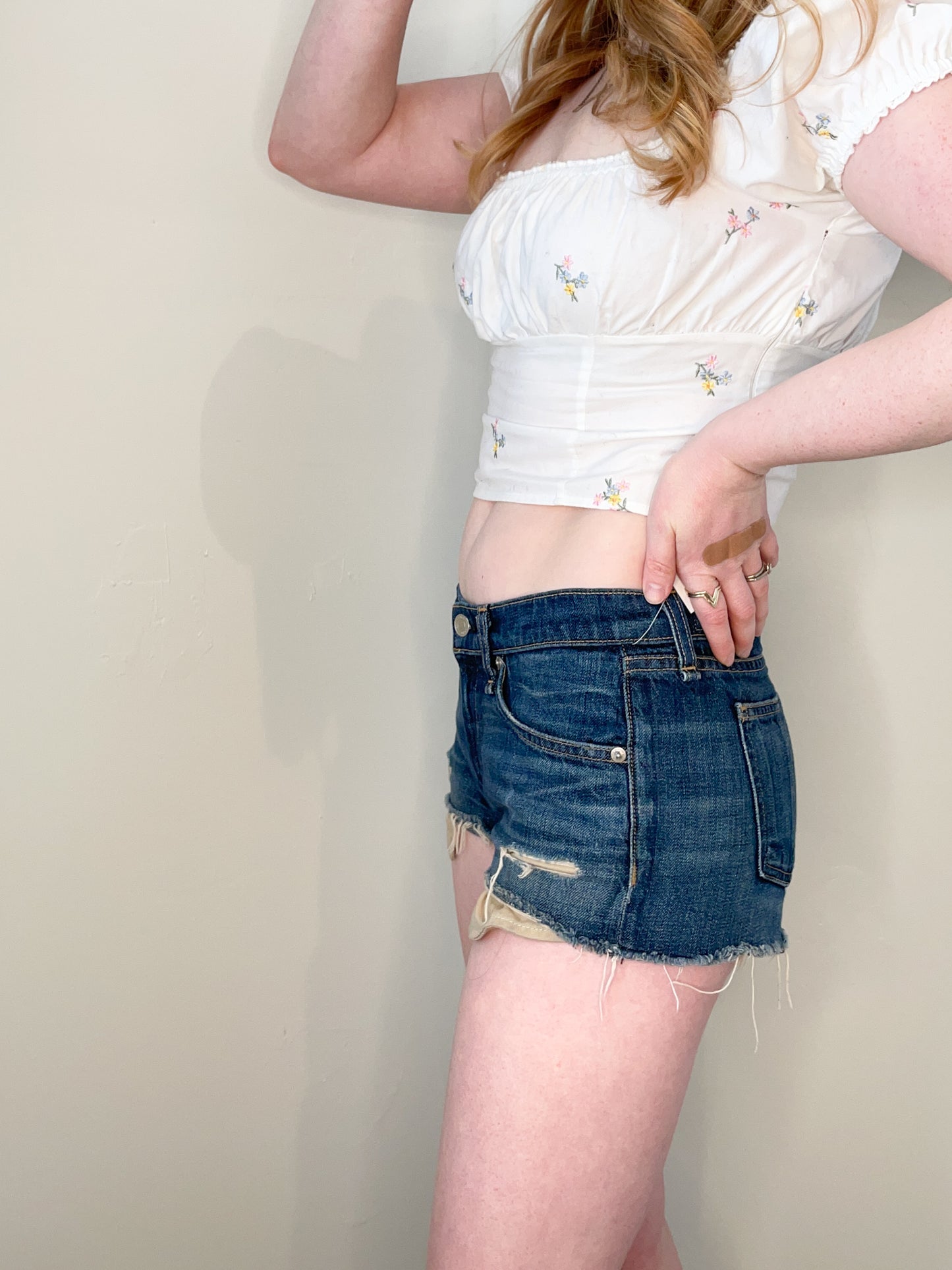 Rag & Bone Sheffield Distressed Cutoff High Rise Jean Shorts - Small