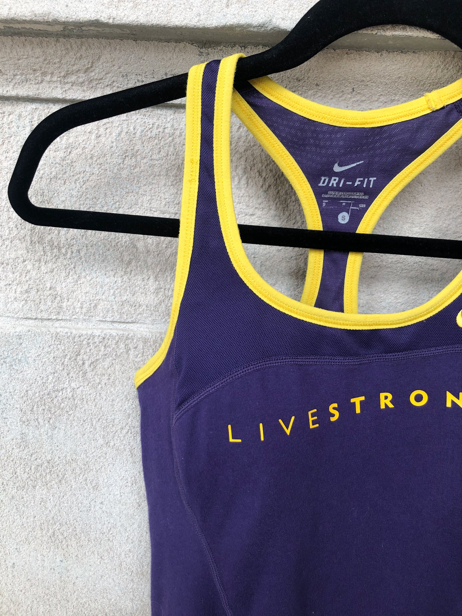 Nike Purple Livestrong Workout Top with Built in Bra - Small – Le