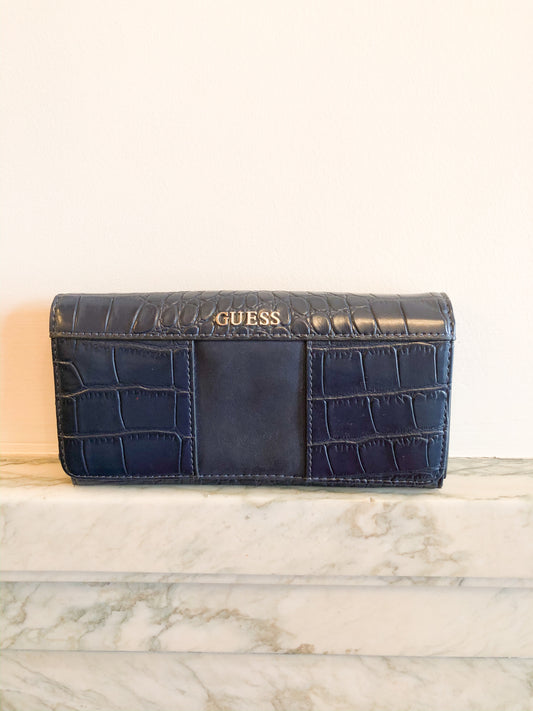 GUESS Navy Faux Croc Wallet - Le Prix Fashion & Consulting