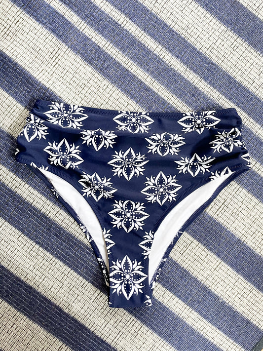 Cupshe Navy Floral High-Waisted Bikini Bottoms NWT - Medium