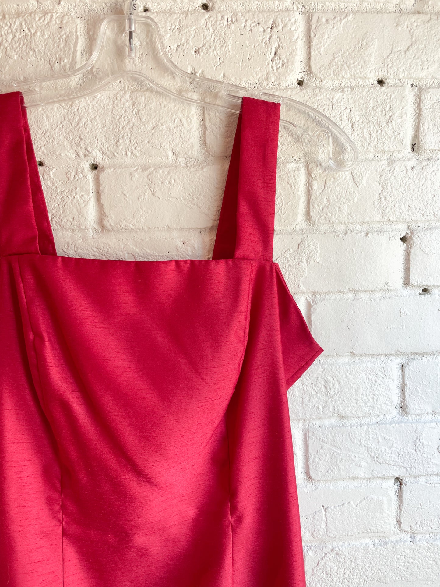 Vintage Red Satin Square Neckline Sheath Midi Dress - Small