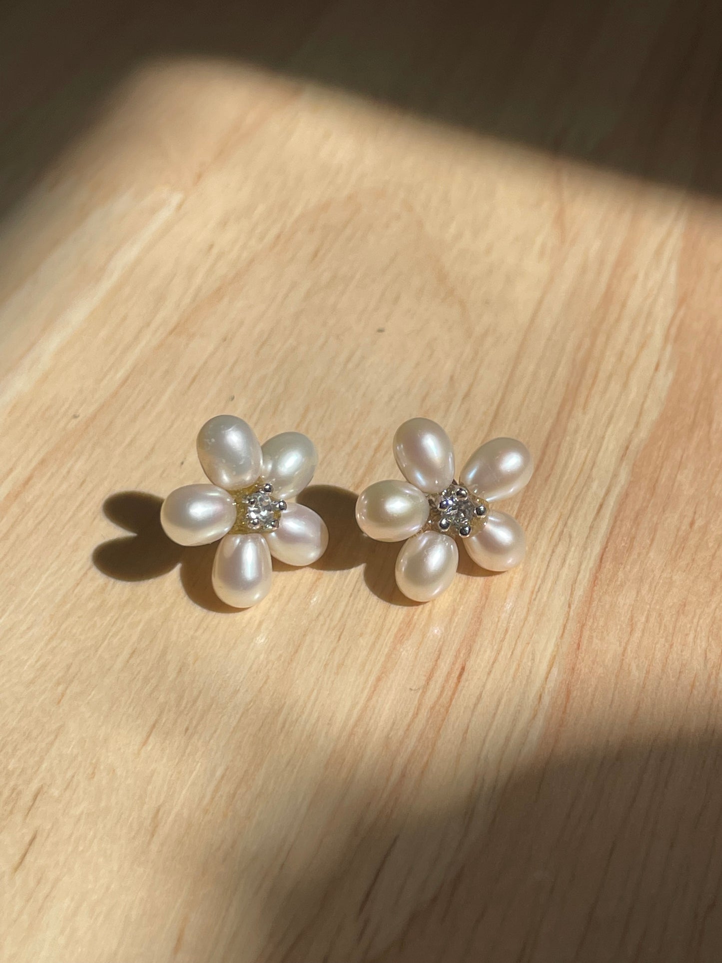 Daisy Faux Pearl Petal Earrings